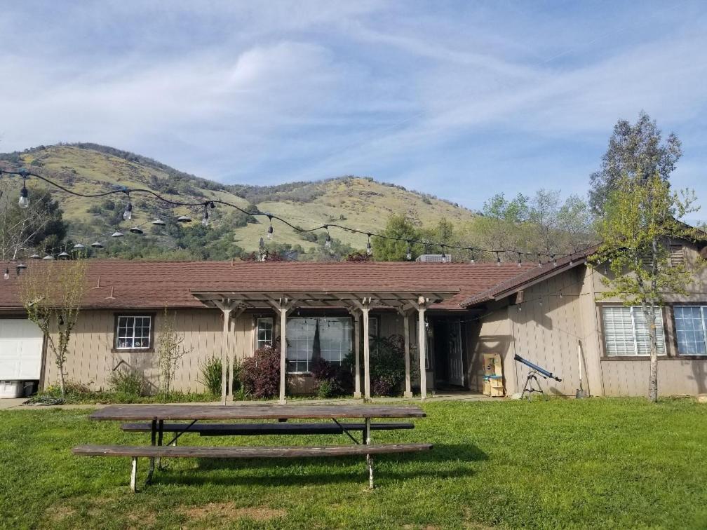 Hostal St. Anna'S House Yokuts Valley  Exterior foto